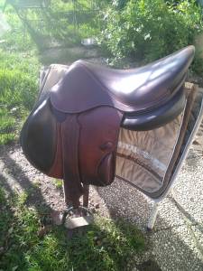 &Agrave; vendre selle Forestier Boekelo monoquatier 17'