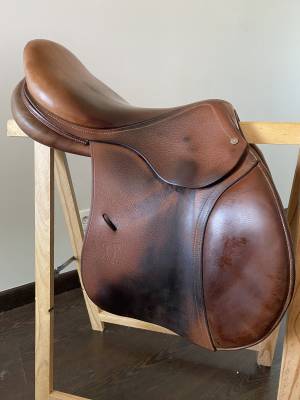 Selle d&rsquo;obstacle Antar&egrave;s Alta&iuml;r 17,5 pouces 