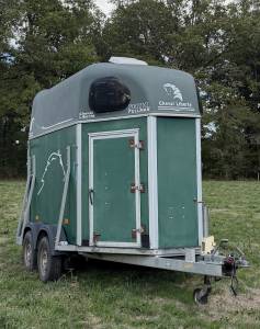 Van chevaux 2 places 