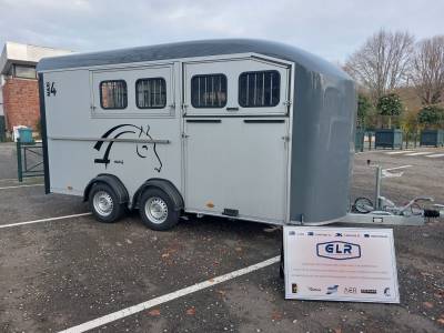 VAN CHEVAL LIBERTE NEUF – MAXI 4 - DIAGONAL / OBLIQUE – 4 PLACES