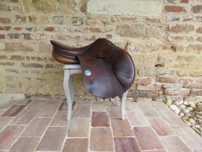 Selle Mod&egrave;le Mistral Meyer Selles Semi Creuse 17 Q4 - R&eacute;f. 173