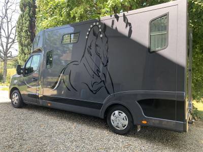 Location camion pour chevaux secteur CHAMB&Eacute;RY