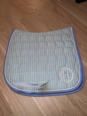 Tapis de selle harcour dressage 
