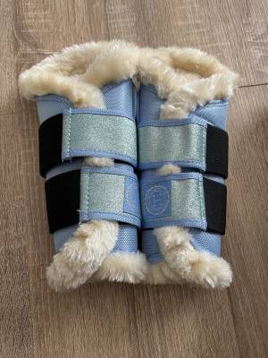 Protections Harcour bleu ciel M avant