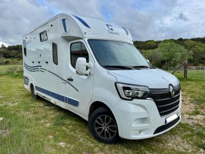Location camion pour chevaux secteur MONTELIMAR 
