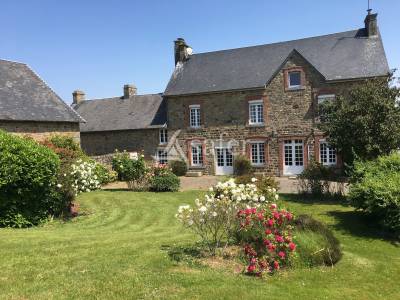 Propri&eacute;t&eacute; 8 ha maison et b&acirc;timents