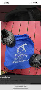 Floating boots