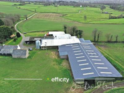 35 HECTARES - 3500 m&sup2; de HANGARS - FERME -155 m&sup2;