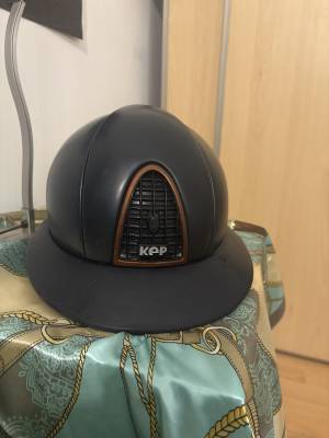 Casque kep bleu marine à grande visière 
