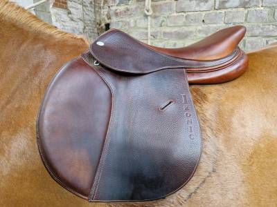 Selle Ikonic 