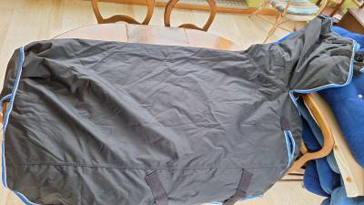 Couverture imperméable avec couvre coup