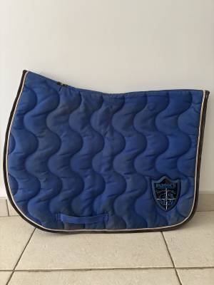Tapis paddock bleu 