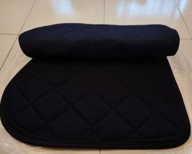 Tapis de selle mixte noir léopard avec bonnet assorti