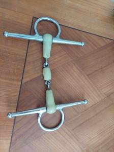 Mors double brisure à aiguille en resine
