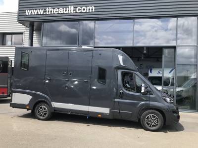 Camion pour chevaux Theault - TO 720