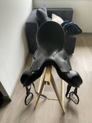 Selle de dressage Eric Thomas Fitter 17.5