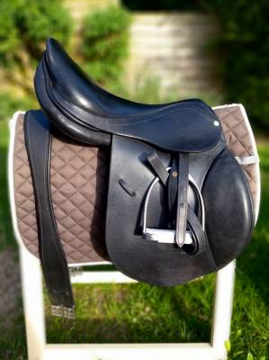 SELLE MIXTE FORESTIER - Modèle Segonzac - 17' - Noire