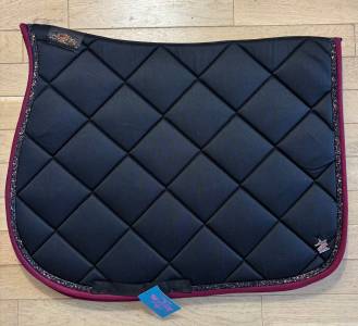 Tapis de selle matelassé noir avec galon bordeaux - Ju & Pa - liseré pailleté