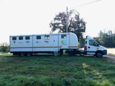 Camion IVECO VL - Semi Remorque 5 Chevaux VOW