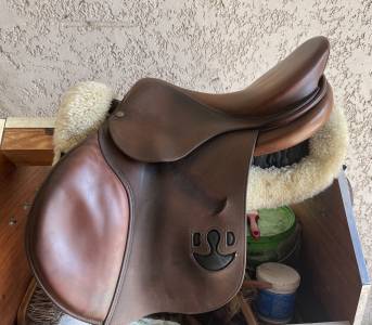 Selle Delgrange taille 17 