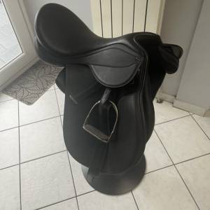 Selle mixte Norton synth&eacute;tique 17,5 pouces