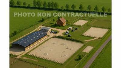 Centre &eacute;questre et &eacute;curie de propri&eacute;taires en activit&eacute; 