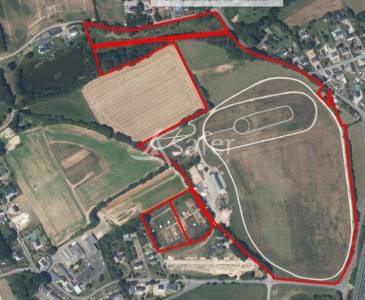 Propri&eacute;t&eacute; &eacute;questre - centre d'entra&icirc;nement 28 ha