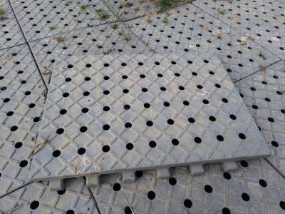 Caillebotis universels