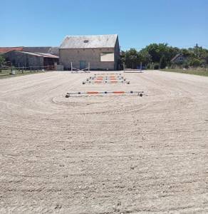 Pension box/paddock &ndash; Foin &agrave; volont&eacute; &ndash; Sorties 7j/7