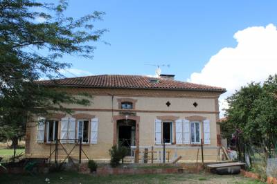 MAISON DE CAMPAGNE SUR 5 HECTARES DANS LE GERS