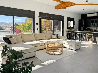 Propri&eacute;t&eacute; agricole 2.7ha - Maison contemporaine