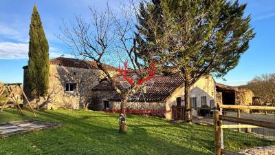 Propri&eacute;t&eacute; &eacute;questre de charme &agrave; proximit&eacute; de Villeneuve 