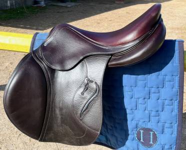 A vendre SELLE ANTARES Contact 17.5'