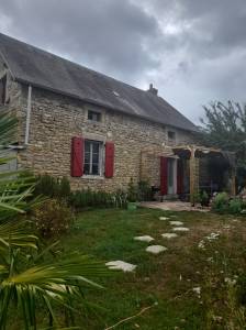 Maison avec terrain 1,6 ha et installations &eacute;questres 