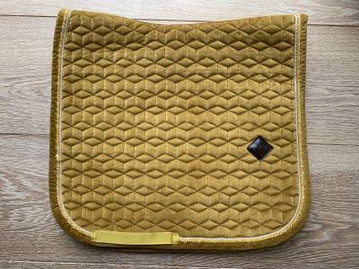 Tapis de dressage Kentucky Velvet moutarde &ndash; T Cheval