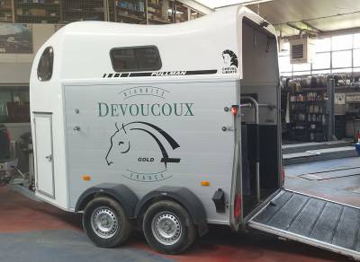 van 2 places comme neuf