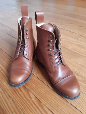 Boots en cuir marron taille 38