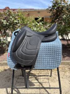 &Agrave; vendre Selle de dressage Devoucoux Harmonie