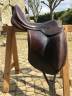 A SAISIR SELLE DE DRESSAGE AULION 17 POUCES MARRON 