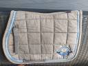 Tapis de selle gris