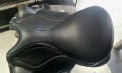 Selle Ikonic Light Dressage Mono 17"