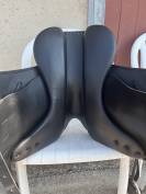 Selle dressage Antares mod&egrave;le Signature quartiers 3N