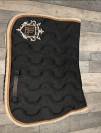 Tapis P&eacute;n&eacute;lope noir et camel taille cob 