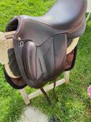 Magnifique selle de dressage aachen forestier
