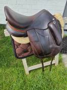 Magnifique selle de dressage aachen forestier