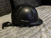 Bombe/casque &eacute;quitation KNGHTSBRIDGE noire Taille S