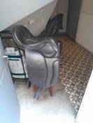 Selle dressage neuve 17 pouce cuir parfait etat