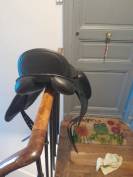 Selle dressage neuve 17 pouce cuir parfait etat