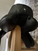 Selle 17,5 carpelan cuir noir 500