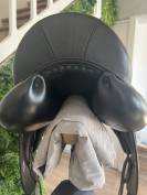Selle dressage Meyer 17&acute;5 noir